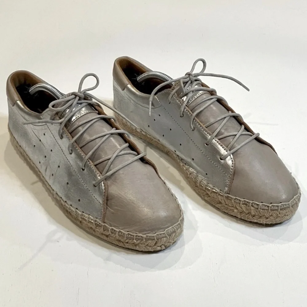 Manuela de Juan | Genuine Leather